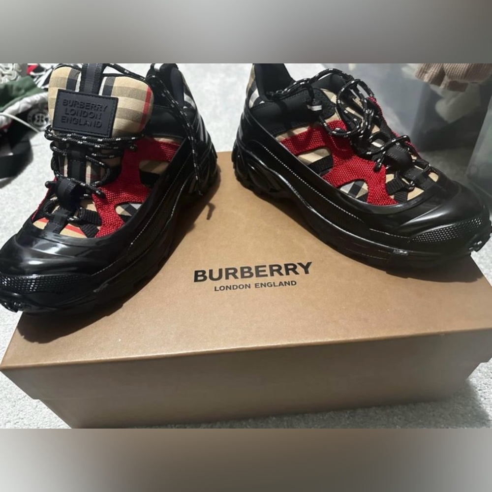 Burberry fashion woman trainers